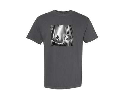 brand:Comfort Colors|color:Pepper|Selfie Of Scared Cat And Bigfoot Graphic T-Shirt