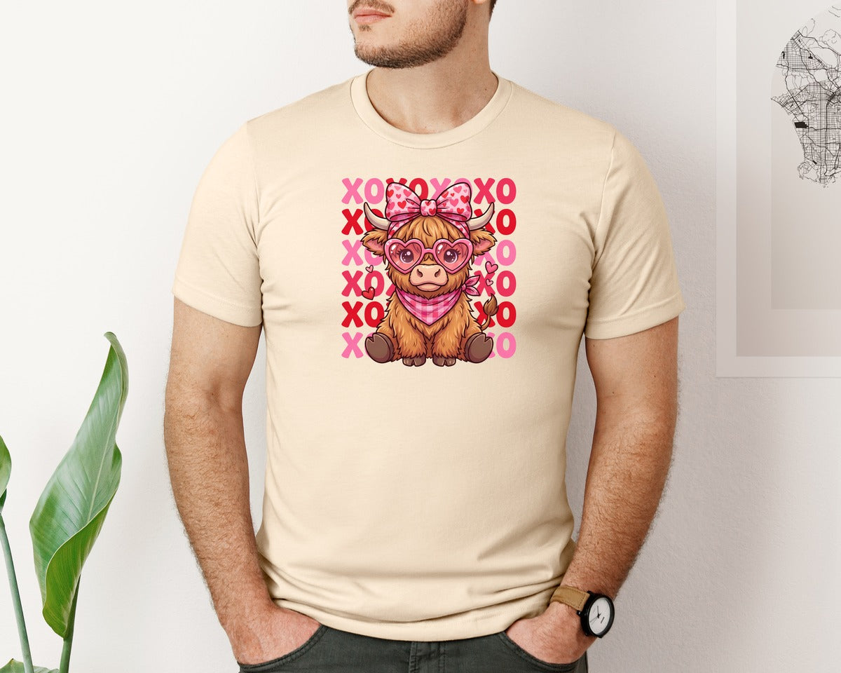 brand:Bella Canvas|color:Soft Cream|Xoxo Cute Valentine Highland Cow Graphic T-Shirt