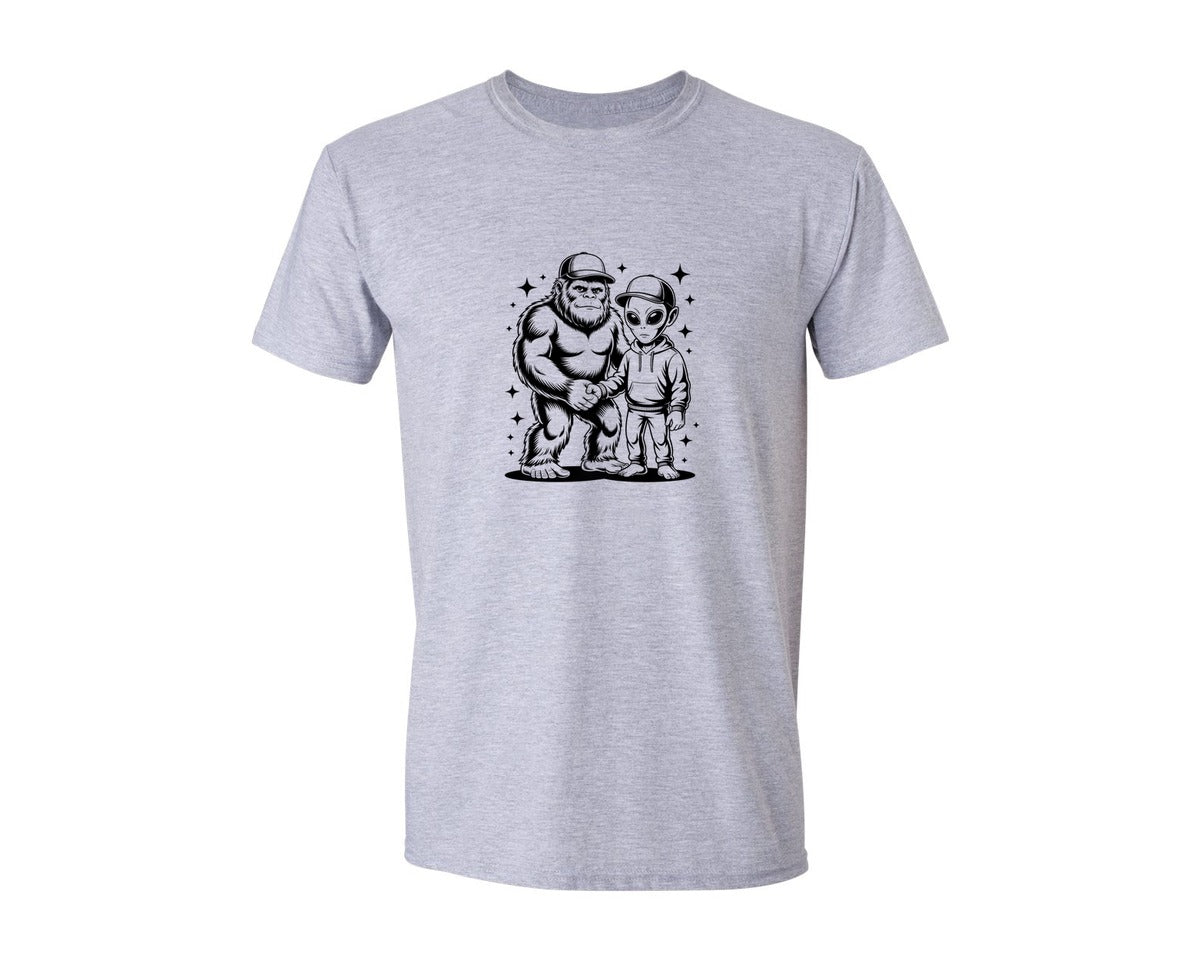 brand:Generic|color:Sports Grey / Athletic Heather|Alien Bigfoot Hand Shake Cryptid Funny Graphic T-Shirt