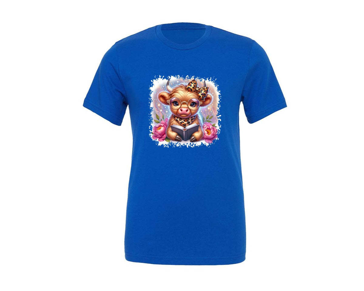 brand:Generic|color:True Royal Blue|Highland Cow Reading Book Square Tshirt Graphic T-Shirt