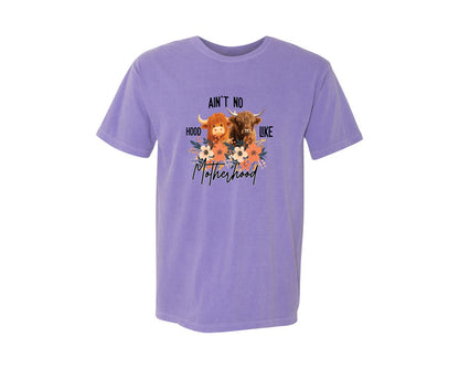 brand:Comfort Colors|color:Violet|Aint No Hood Like Motherhood Mom Graphic T-Shirt